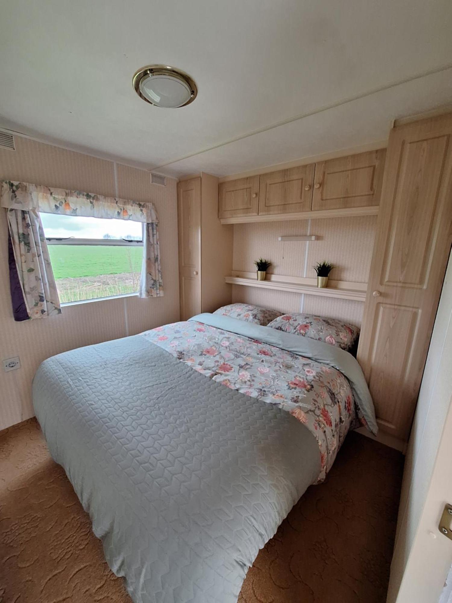 Stacaravan Elly, Minicamping De Grutte Earen Burum Exterior photo